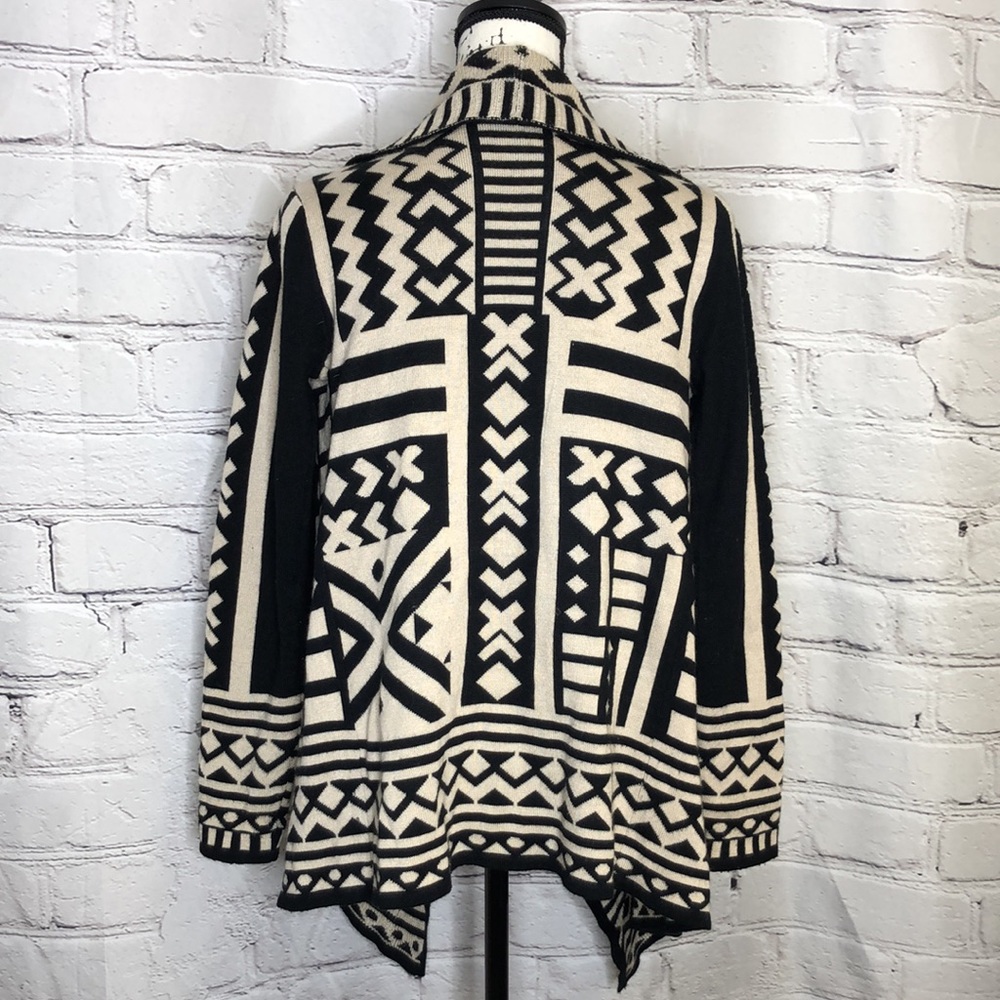 Sisters Geometric Pattern Open Front Cardigan - B… - image 5